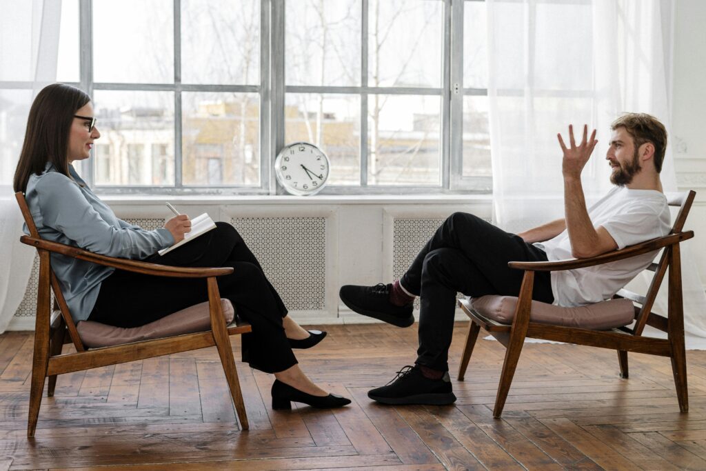 Czy psychiatra to tylko lekarz od leków? Rola specjalisty w kompleksowym leczeniu zdrowia psychicznego